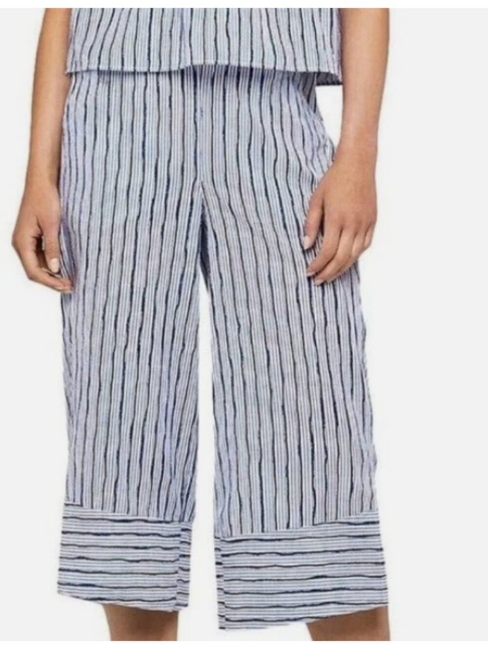 NWT BCBGeneration lightweight -  crop pants M summer weight - stripes